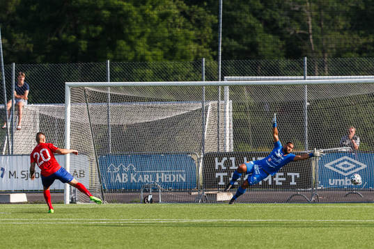 Karlslunds Sermed Habib gör 2-1 på straff