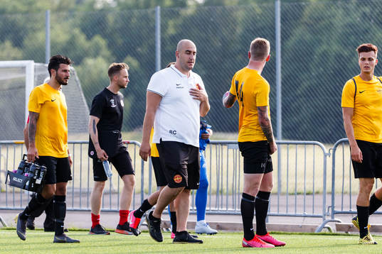 Örebro Syrianskas tränare Barsaum Cicek deppar