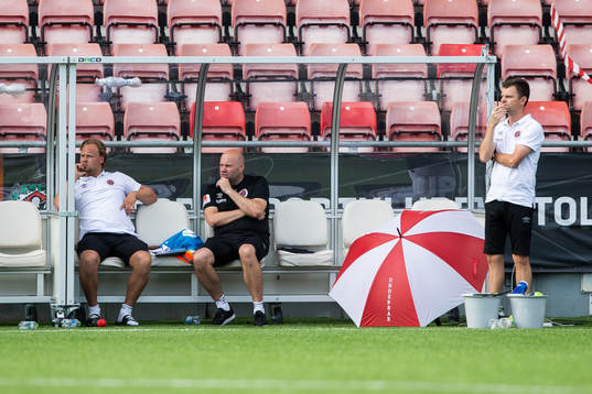 Örebros tränare Martin Skogman och tränare Stefan