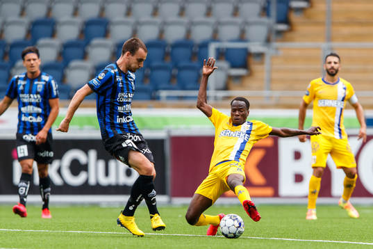 Sirius Adam Hellborg och IFK Göteborgs Alhassan Yusuf