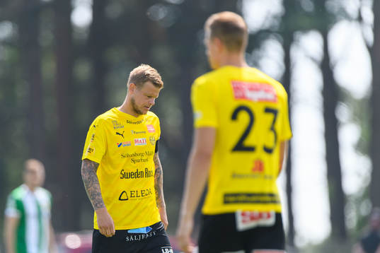 Mjällbys David Löfquist deppar