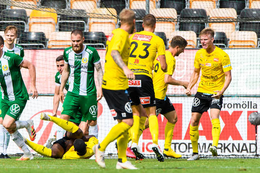 Mjällbys Jacob Bergström jublar