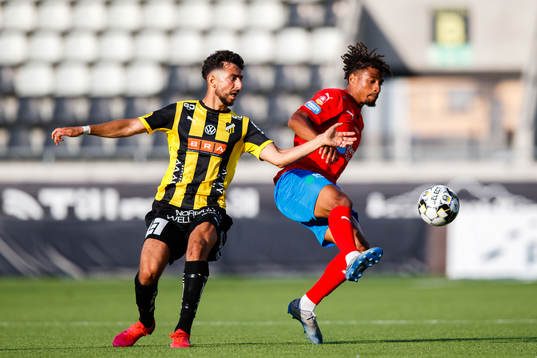 Häckens Daleho Irandust och Helsingborgs Joseph Ceesay