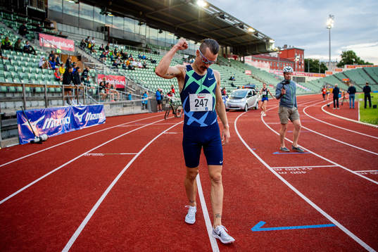 Henrik Ingebrigtsen of Norway celebrates