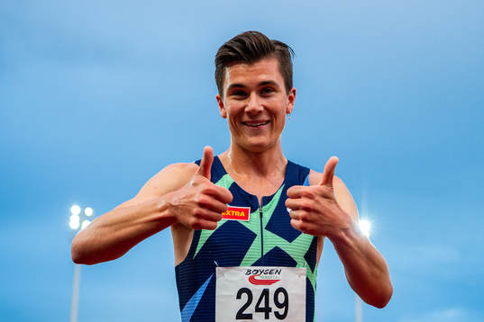 Jakob Ingebrigtsen celebrates