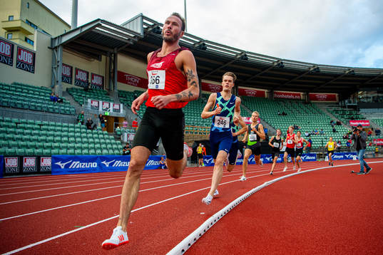 Per Andreas Roth and Filip Ingebrigtsen compete in the