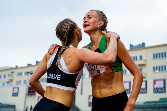 Kristin Maltun Helland and Amalie Sæten
