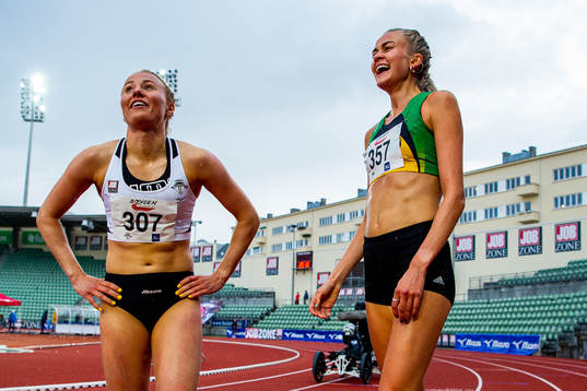 Kristin Maltun Helland and Amalie Sæten