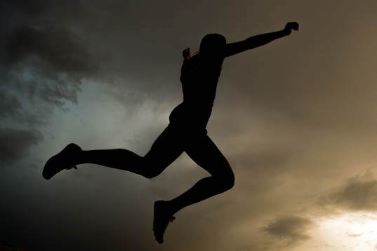 The silhouette of Amund Høie Sjursen competing in the