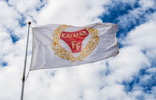 Flagga med Kalmar FFs klubbmärke
