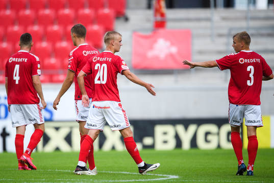 Kalmars Carl Gustafsson och Sebastian Ring jublar