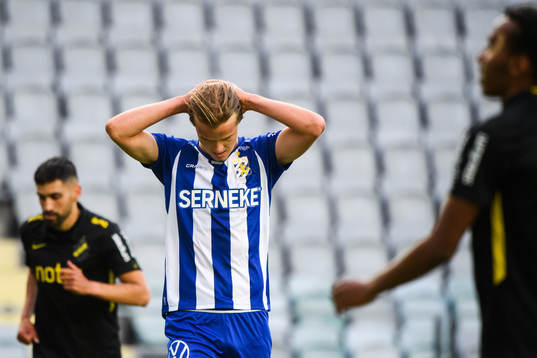 IFK Göteborgs August Erlingmark deppar