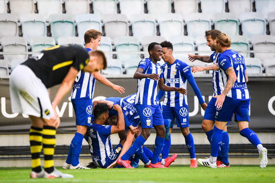 IFK Göteborgs spelare jublar