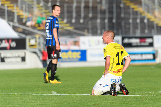 Falkenbergs Christoffer Carlsson deppar