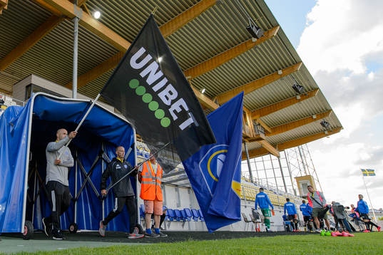 Unibet flagga vid inmarschen