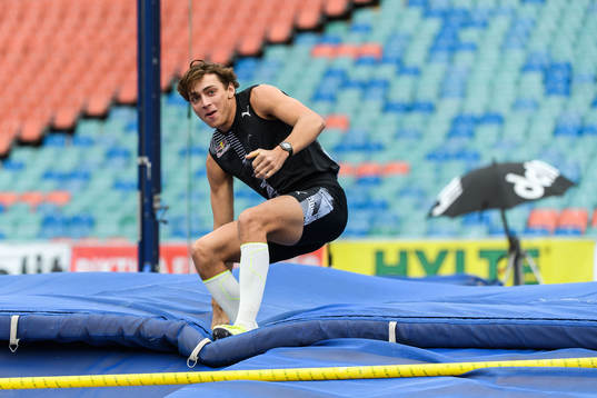Armand Duplantis, Upsala IF, celebrates as he sets a new