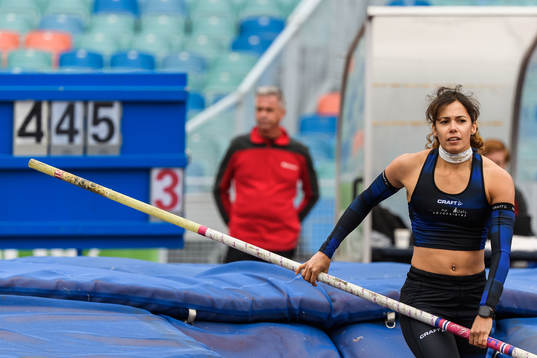 Angelica Bengtsson, Hässelby SK, looks dejected