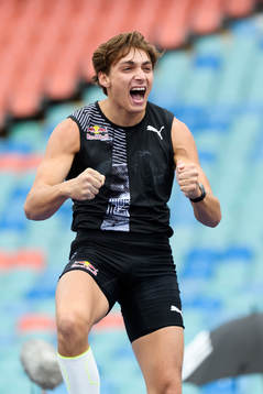 Armand Duplantis, Upsala IF, celebrates as he sets a new