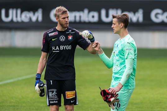 Örgrytes målvakt Fredrik Andersson och AFC Eskilstunas