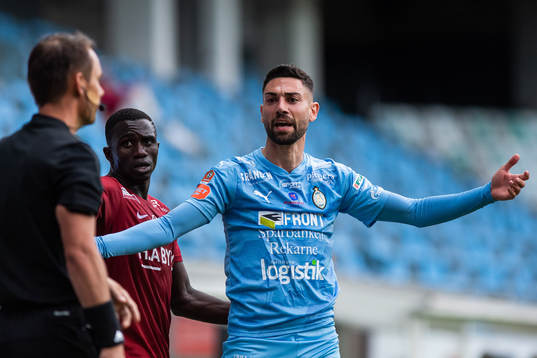 AFC Eskilstunas Gabriel Somi reagerar