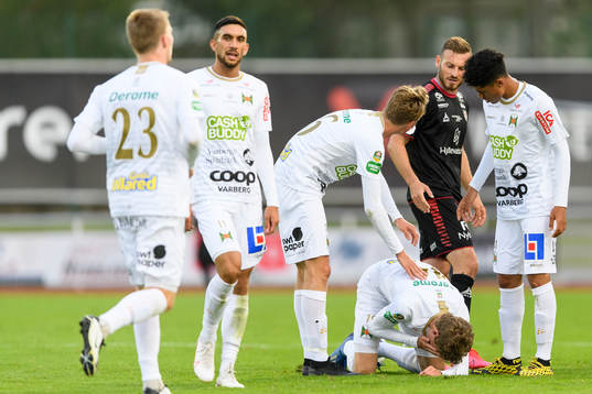 Varbergs Alexander Johansson har ont