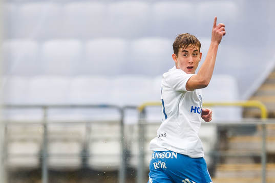 IFK Norrköpings Ísak Bergmann Jóhannesson jublar