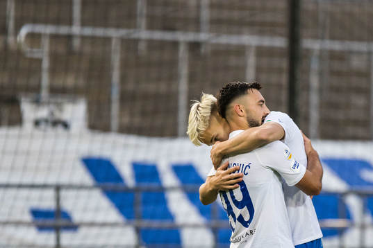 IFK Norrköpings Pontus Almqvist jublar med Sead