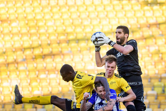 Elfsborgs Marokhy Ndione och Leo Väisänen mot IFK