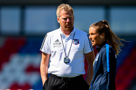 Roger Iversen, head coach of Fram, and Renate Blindheim,