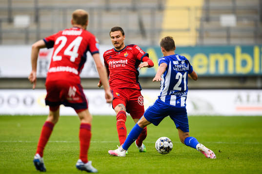 Djurgårdens Erik Berg och IFK Göteborgs Noah Alexandersson