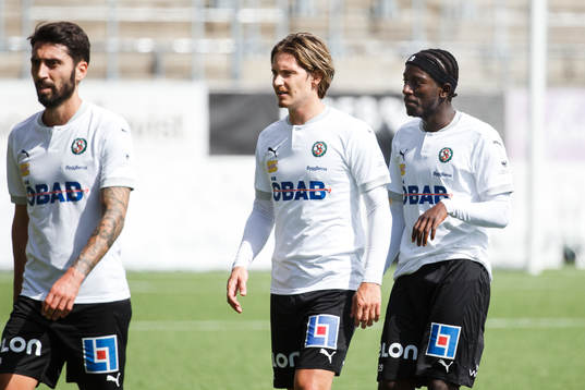 Örebros Robin Book och Jack Lahne deppar