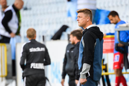 Malmö FFs tränare Jon Dahl Tomasson deppar