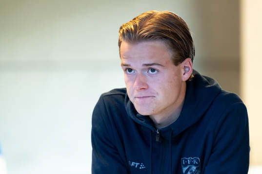 IFK Göteborgs August Erlingmark blir intervjuad