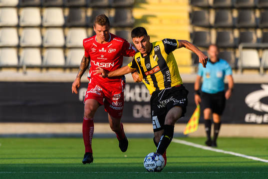 Elfsborgs Samuel Holmén och Häckens Ali Youssef