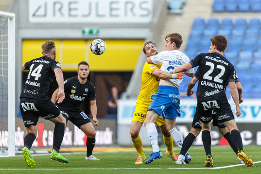 IFK Norrköpings Ísak Bergmann Jóhannesson och Örebros