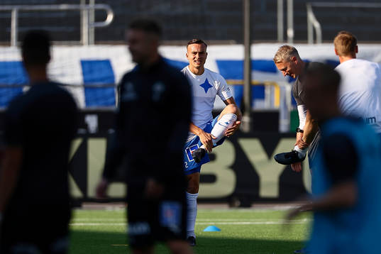 IFK Norrköpings Henrik Castegren före fotbollsmatchen i