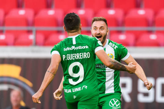 Hammarbys Paulinho jublar med Muamer Tankovic