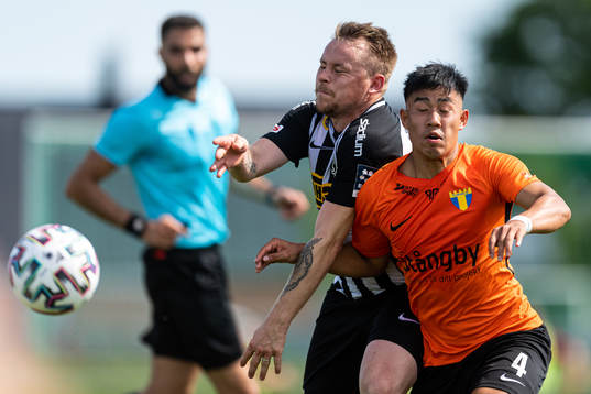 Landskronas Niklas Nielsen och Torns Eddie Tran