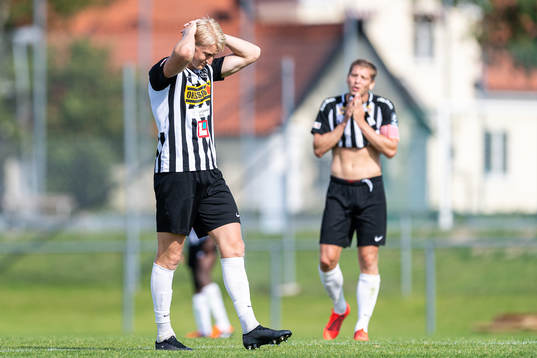 Landskronas Viktor Wihlstrand och Philip Andersson deppar