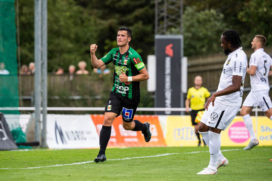 Varbergs Astrit Selmani jublar