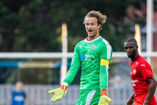 Helsingborgs målvakt Anders Lindegaard jublar
