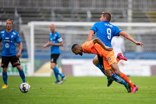 AFC Eskilstunas Ferid Ali och Halmstads Mikael Boman