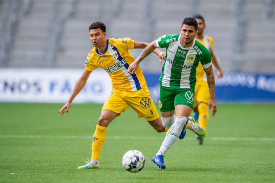 IFK Göteborgs Alexander Jallow och Hammarbys Paulinho