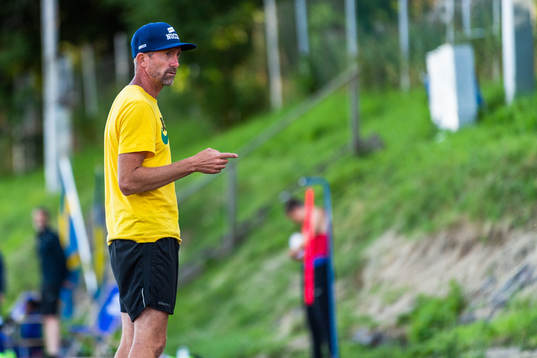 Tränare Yannick Tregaro friidrottstävlingen i längdhopp,
