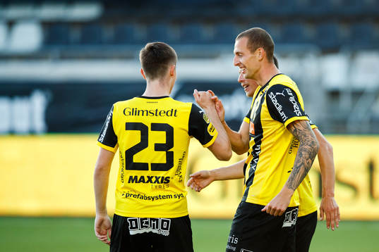 Häckens Gustaf Nilsson jublar