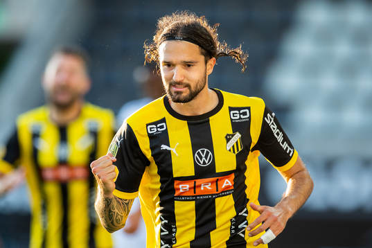 Häckens Leonard Zuta jublar