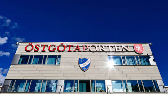 Östgötaporten före fotbollsmatchen i Allsvenskan mellan