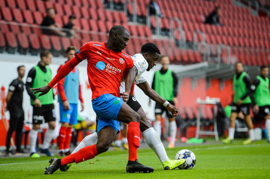 Helsingborgs Ravy Tsouka Dozi och Örebros Kevin Wright