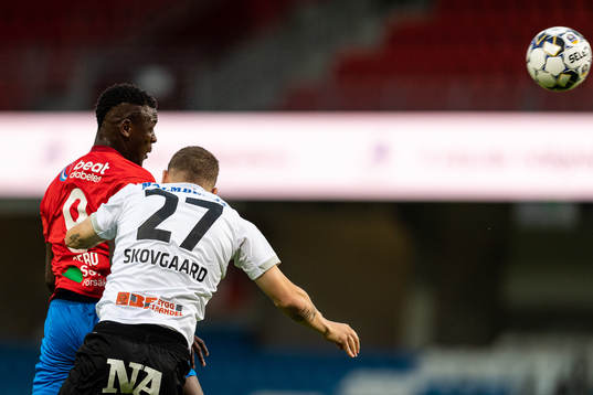 Helsingborgs Alhaji Gero i nickduell med Örebros Andreas