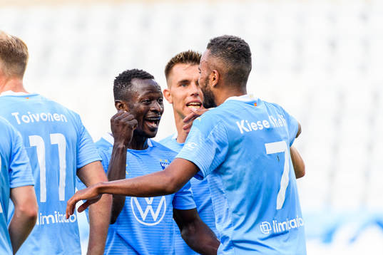 Malmö FFs Bonke Innocent och Isaac Kiese Thelin jublar